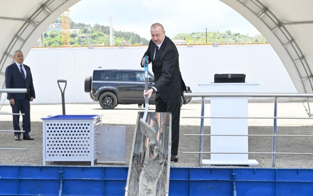 Şuşada daha bir yaşayış kompleksinin təməli qoyulub -FOTO (YENİLƏNİB)