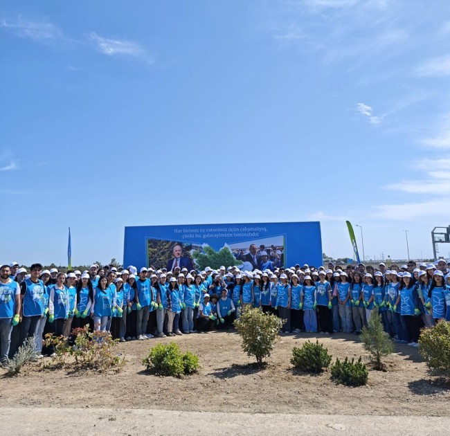 Leyla və Arzu Əliyevaların iştirakı ilə ağacəkmə aksiyası keçirilib -FOTOLAR