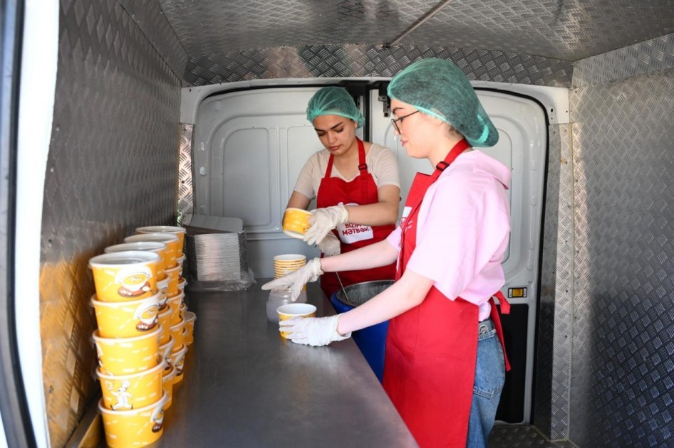 Leyla və Arzu Əliyevaların iştirakı ilə ağacəkmə aksiyası keçirilib -FOTOLAR