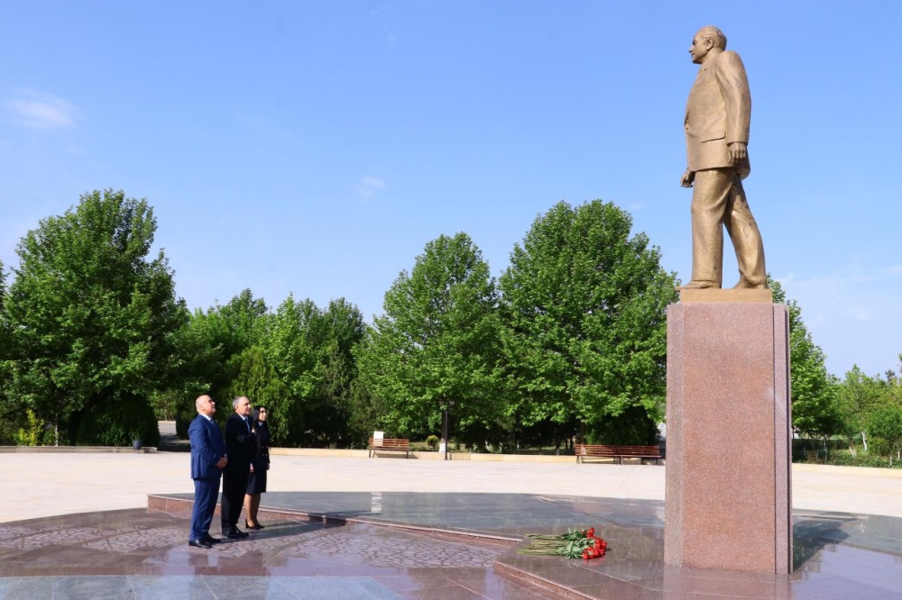 Baş prokuror Qobustanda vətəndaşları qəbul etdi -FOTOLAR