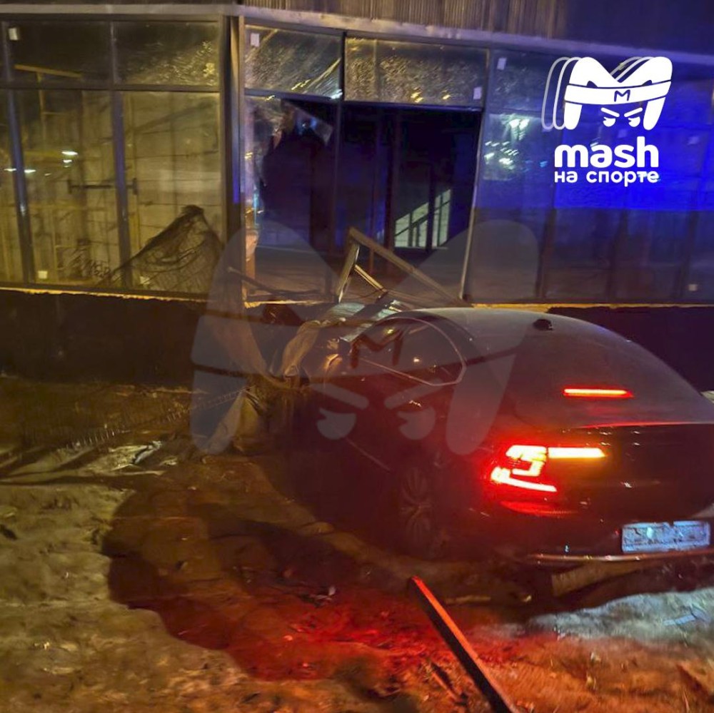 Boks üzrə dünya çempionunun oğlu ağır qəzaya düşüb- FOTOLAR