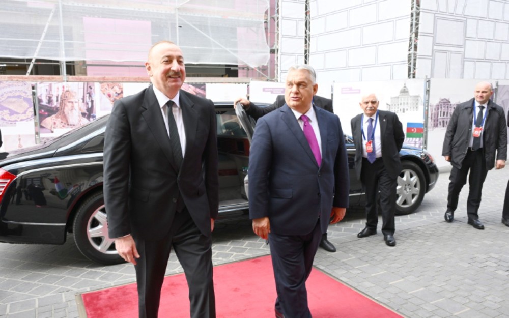 İlham Əliyevin Orbanla məhdud tərkibdə görüşü oldu -FOTOLAR