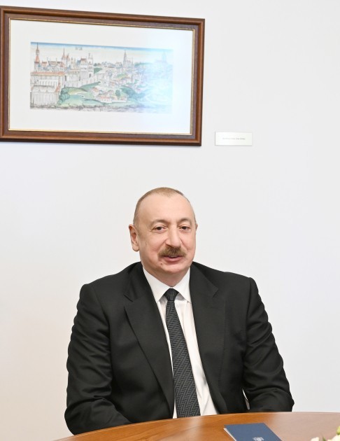 İlham Əliyevin Orbanla məhdud tərkibdə görüşü oldu -FOTOLAR