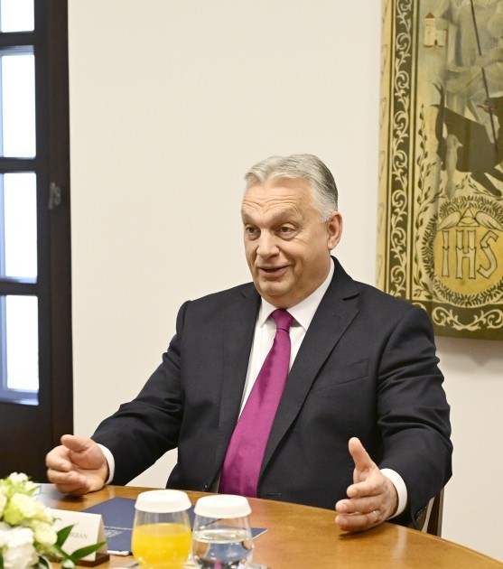 İlham Əliyevin Orbanla məhdud tərkibdə görüşü oldu -FOTOLAR