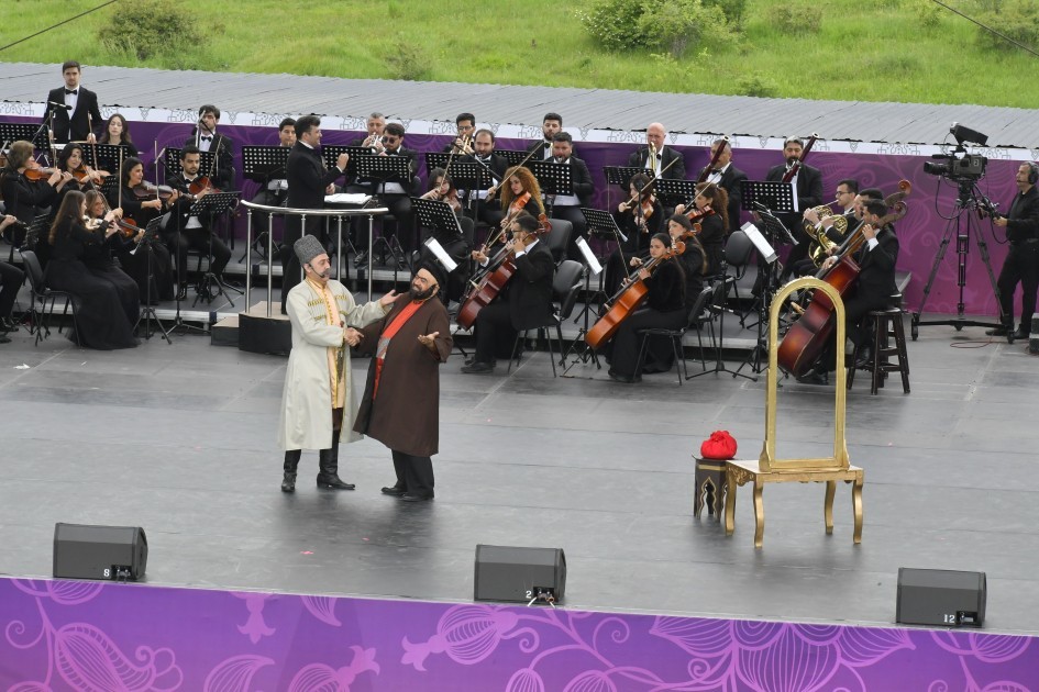 Şuşada "Xarıbülbül" Musiqi Festivalından FOTOLAR