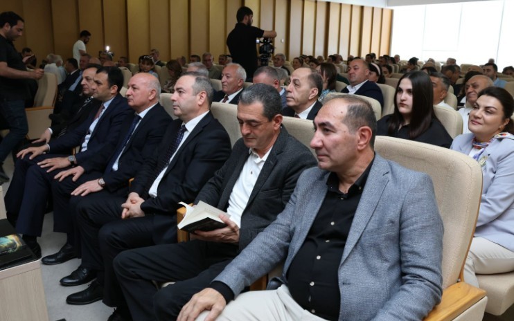 Bahəddin Həzinin “Göyün cazibə qüvvəsi” kitabının təqdimatı olub- FOTOLAR