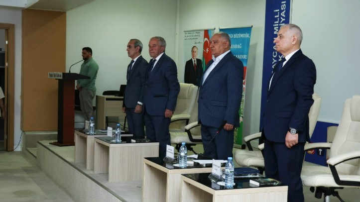 Bahəddin Həzinin “Göyün cazibə qüvvəsi” kitabının təqdimatı olub- FOTOLAR