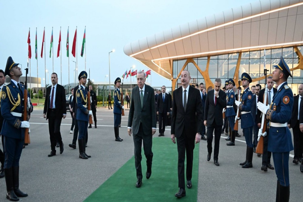 İlham Əliyev Ərdoğanı yola saldı - FOTOLAR