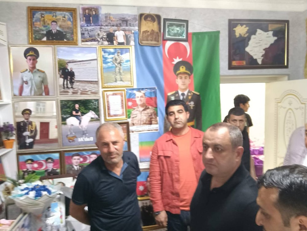 Adil Əliyev Murovdağ döyüşlərində itkin düşən leytenantın ailəsini ziyarət etdi – “Bu Vətən sizi unutmayacaq”