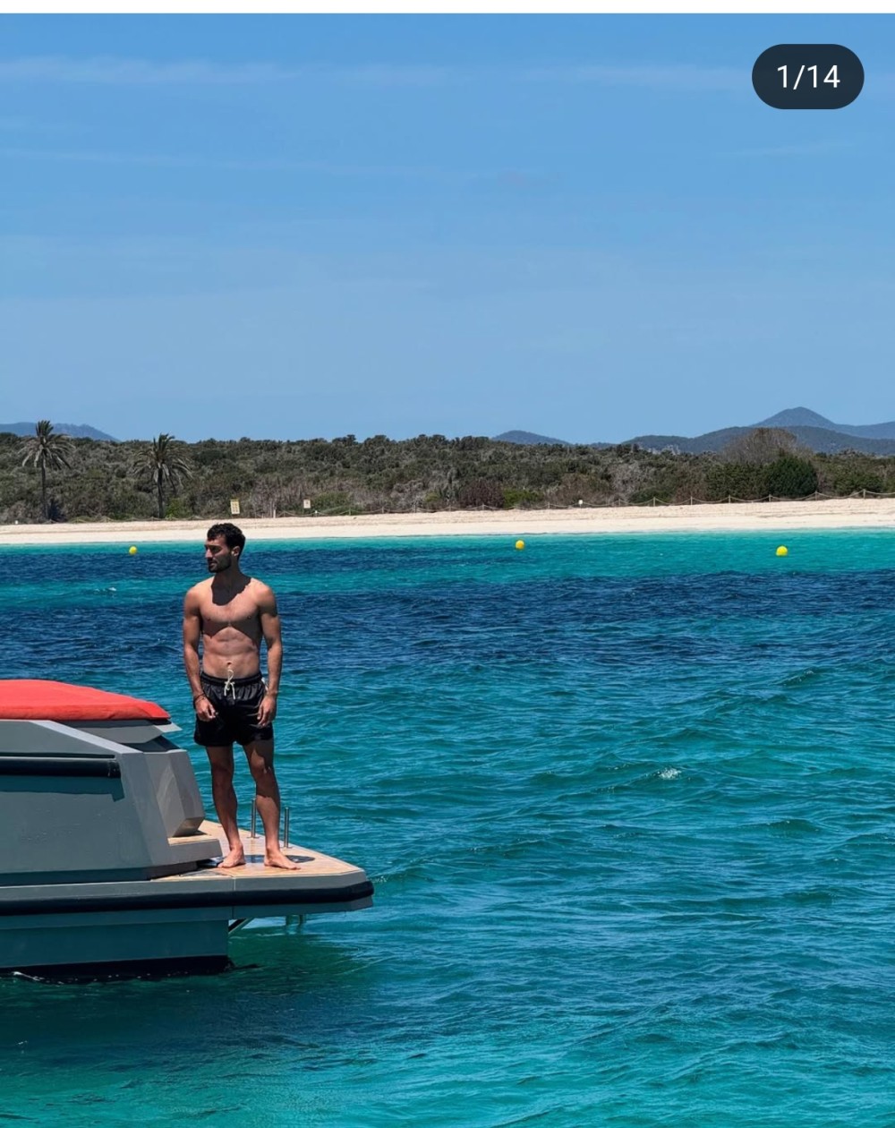 Futbolçu Mahir Emrəli İbizada sevgilisi ilə- Foto