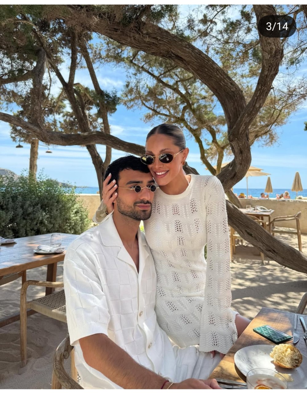 Futbolçu Mahir Emrəli İbizada sevgilisi ilə- Foto