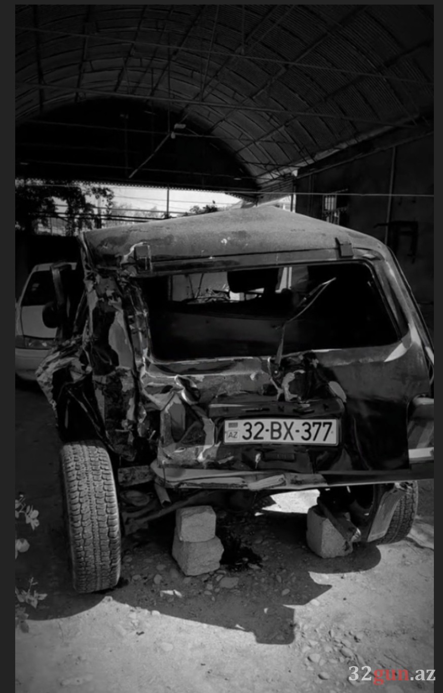 Yevlaxda, Səmədabad kəndinə gedən yolda ağır qəza baş verib- FOTO