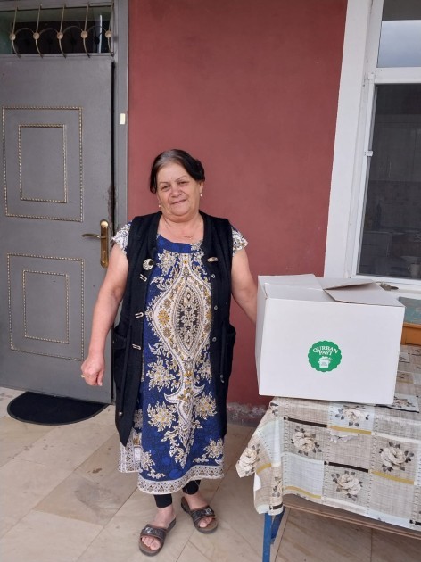 Leyla Əliyevanın təşəbbüsü ilə Yevlaxda ailələrə qurban payları çatdırıldı -FOTOLAR