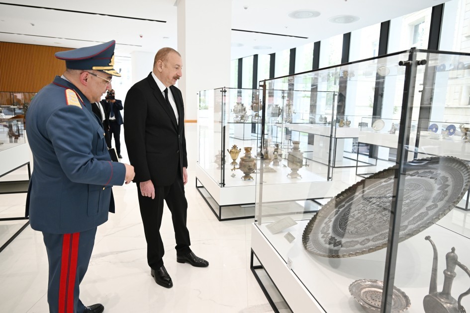 İlham Əliyev Gömrük Komitəsinin yeni binasının açılışını etdi - FOTOLAR