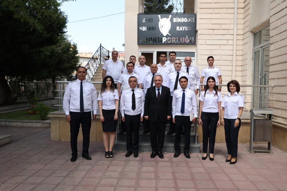 Baş prokuror Binəqədidə vətəndaşları qəbul etdi -FOTO