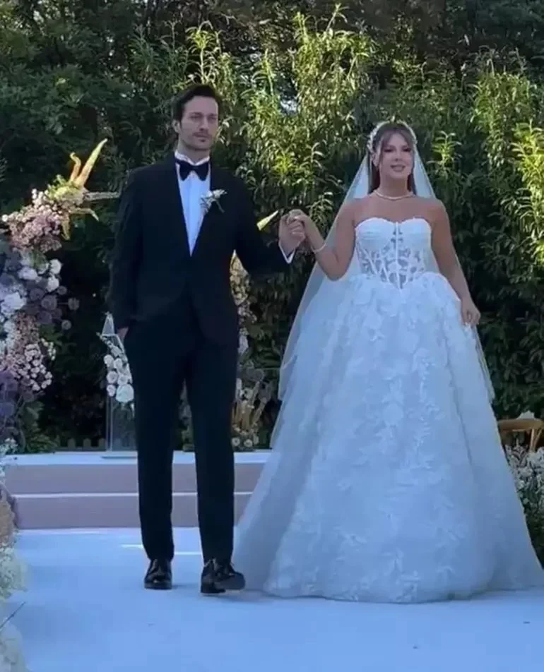 "Sedat" aparıcı ilə evləndi -FOTOLAR