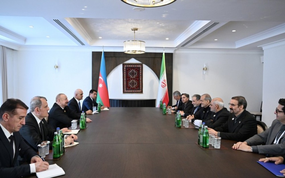 İlham Əliyevlə Pezeşkianın görüşü keçirilir -FOTO