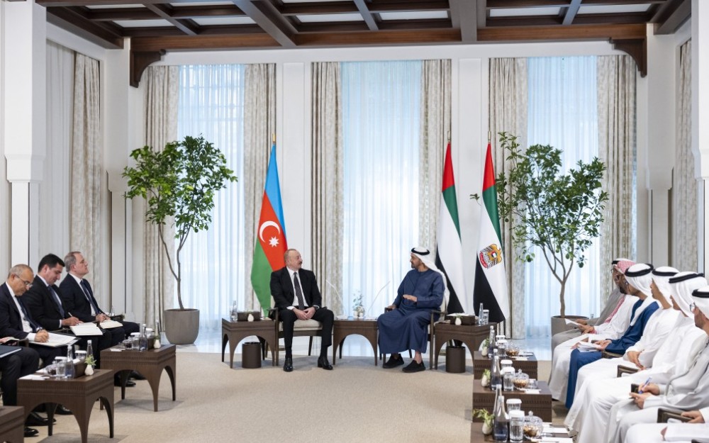 İlham Əliyev BƏƏ prezidenti ilə görüşdü -FOTOLAR