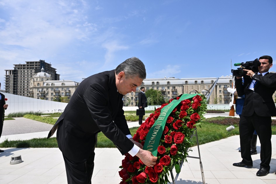 Berdiməhəmmədov Zəfər parkını ziyarət edib -FOTOLAR