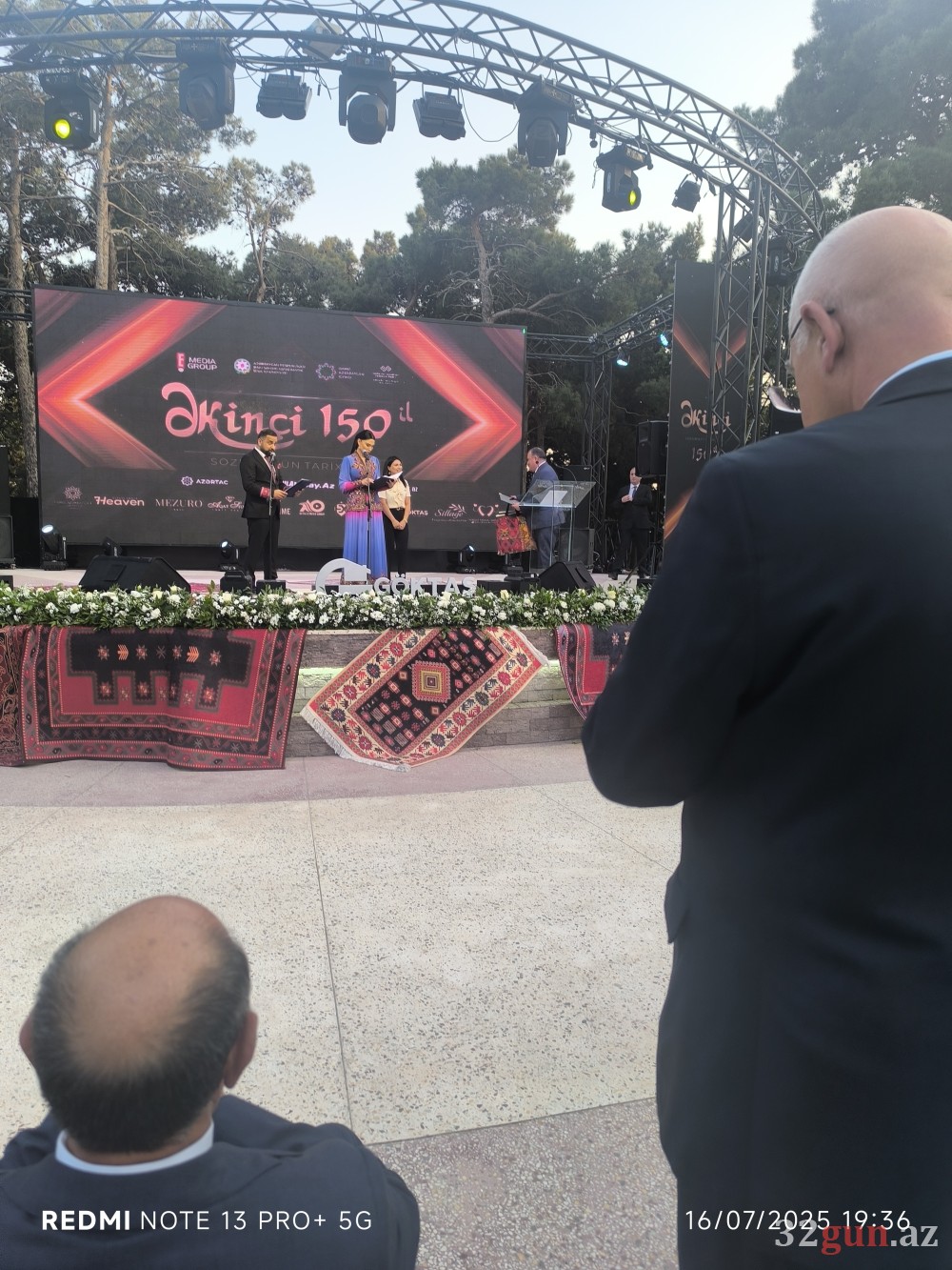 "Qərbi Azərbaycandakı evimə köçüb  bu xalçaları orada asacam"- İcra Başçısı