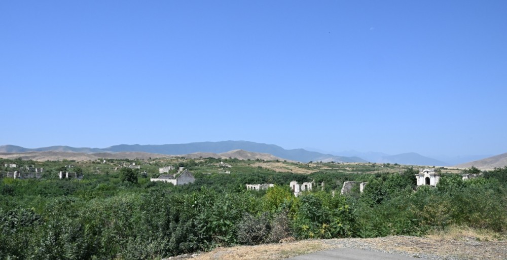 Liderlər Füzuli şəhərinin dağıdılmış yerlərinə baxıblar - FOTOLAR