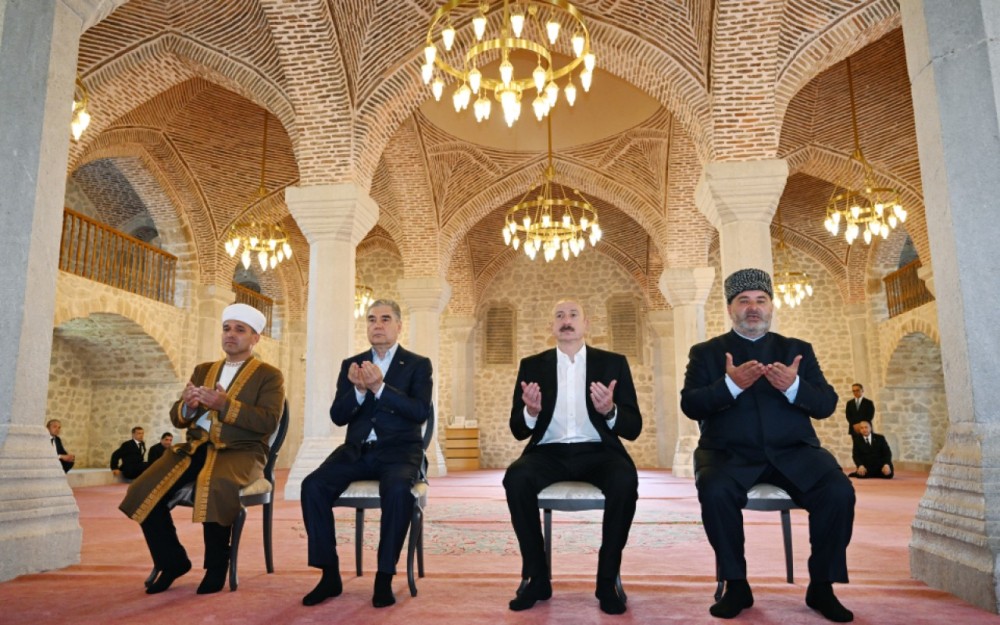 İlham Əliyev və Berdiməhəmmədov Yuxarı Gövhər Ağa məscidini ziyarət etdilər -FOTOLAR