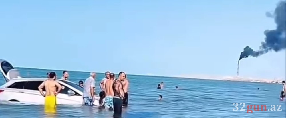 Çimərlikdə  havaya buraxılan qara tüstü –Sumqayıtda EKOTƏHLÜLƏ /FOTOLAR