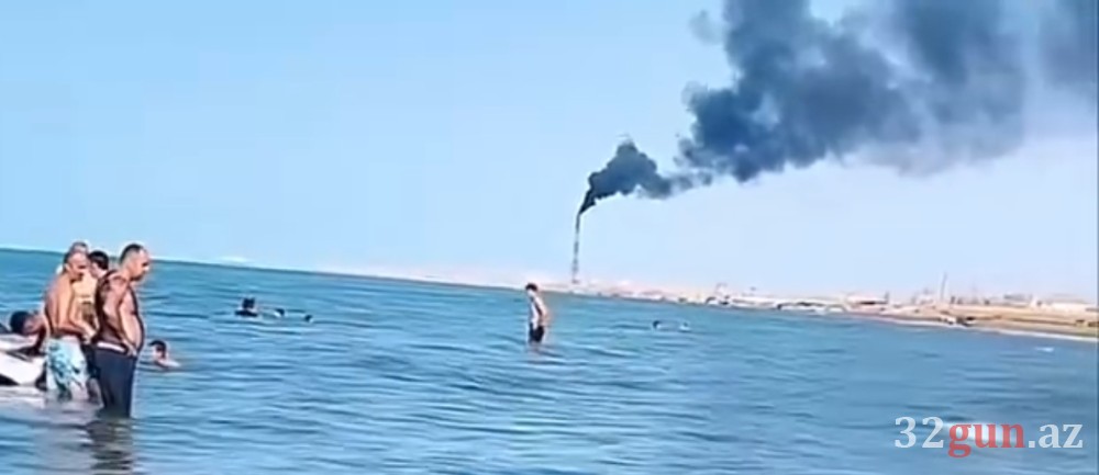 Çimərlikdə  havaya buraxılan qara tüstü –Sumqayıtda EKOTƏHLÜLƏ /FOTOLAR