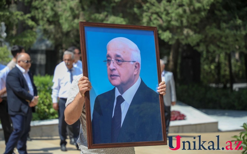 Elçin Əfəndiyev dəfn edildi -FOTOLAR