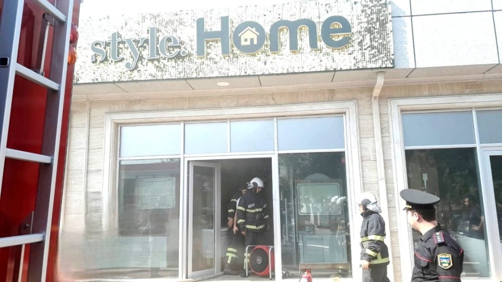 Naxçıvanda mağaza yandı -FOTOLAR