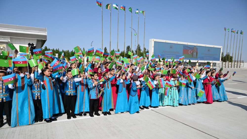 İlham Əliyev Türkmənistana getdi -FOTOLAR