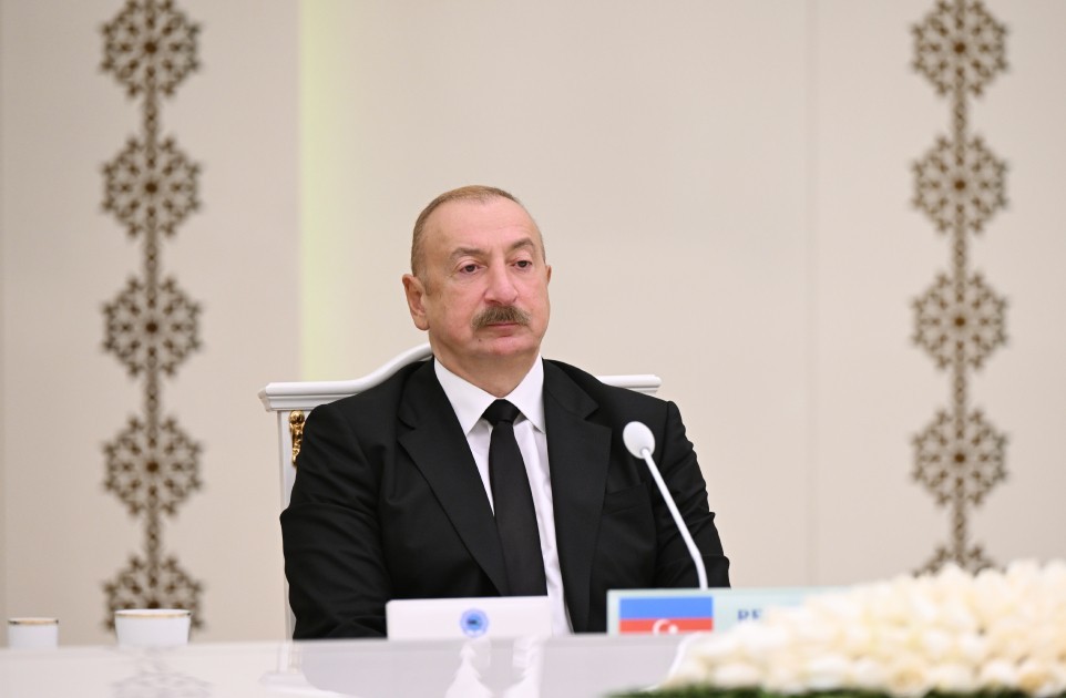 İlham Əliyevin Berdiməhəmmədovla geniş tərkibdə görüşü oldu -FOTOLAR (YENİLƏNİB)