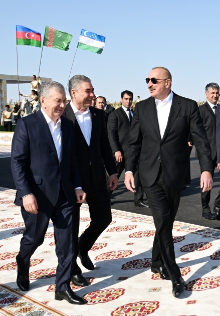 İlham Əliyevə “Axaltəkə” atı hədiyyə edildi- VİDEO+FOTOLAR