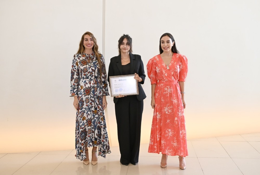 Leyla və Arzu Əliyeva tələbələrə sertifikatlarını təqdim etdilər -FOTOLAR