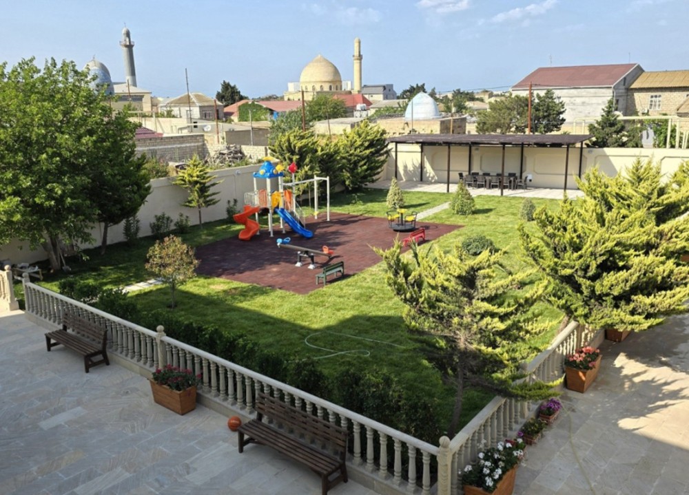 Leyla Əliyeva “Tut Əlimdən” Uşaqlar üçün Sosial Reabilitasiya Mərkəzində -FOTOLAR