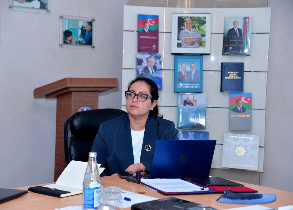 Sentyabr konfransı: “Dəyirmi masa”larda müzakirələr