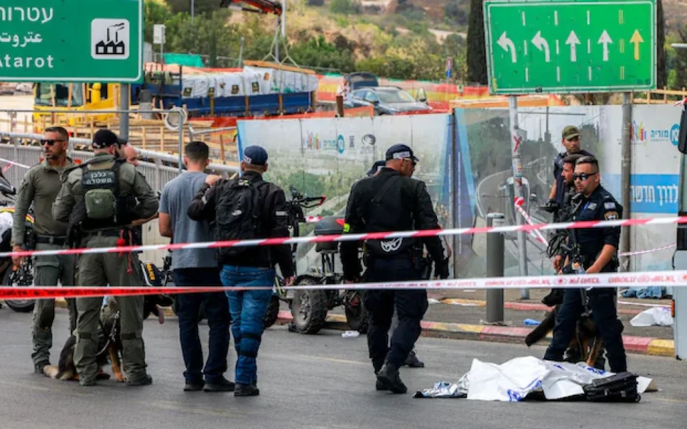 Netanyahu terrorun baş verdiyi ərazidə -FOTOLAR