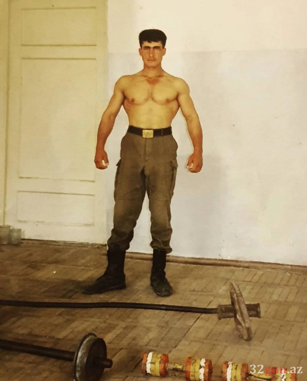 Şəhid Həmdəm Ağayevin zalda çəkilmiş- FOTOSU