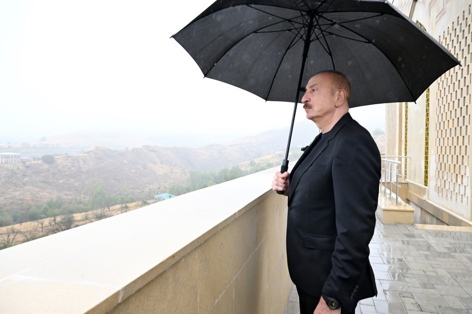 Dövlət başçısı Hadrut qəsəbəsində məscidin açılışını etdi -FOTOLAR