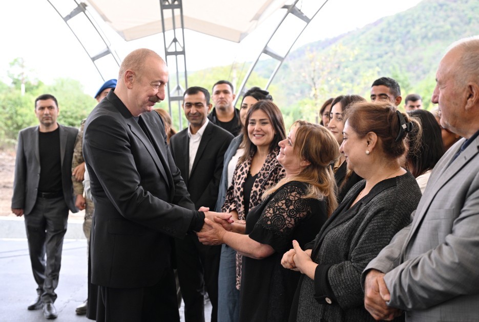 Prezident 4 kəndin sakinləri ilə görüşdü +FOTOLAR (YENİLƏNİB)