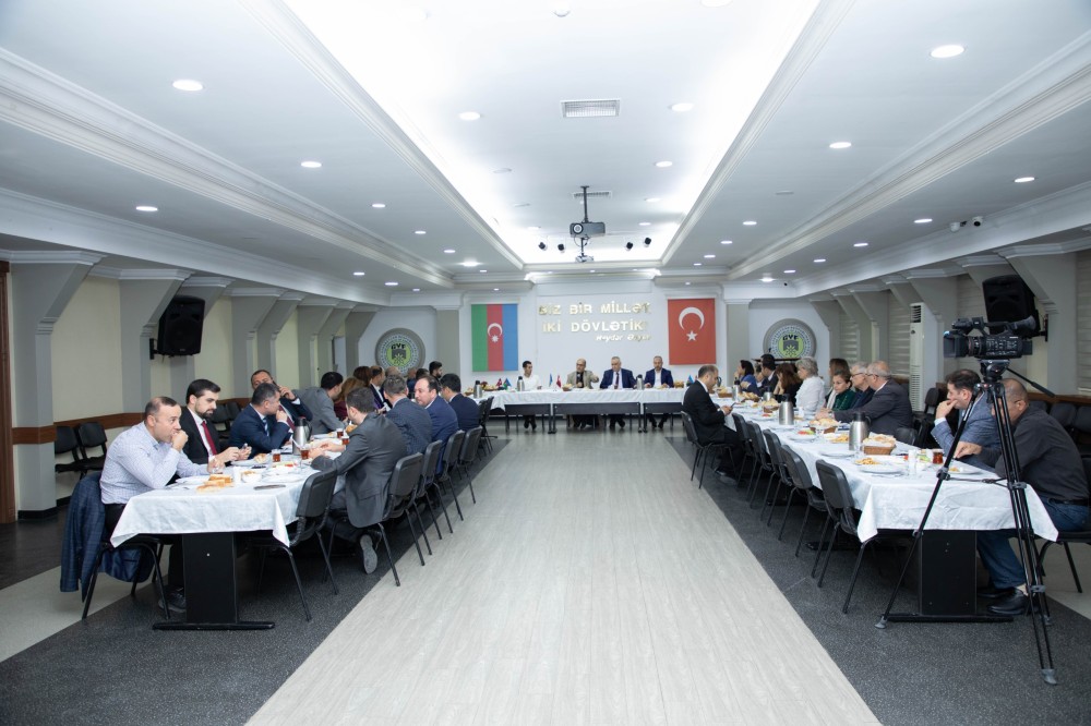 Gəncliyə Yardım Fondunda Milli Mətbuatın 150 illiyi Münasibəti İlə Görüş Keçirilib