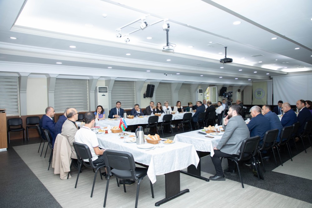 Gəncliyə Yardım Fondunda Milli Mətbuatın 150 illiyi Münasibəti İlə Görüş Keçirilib