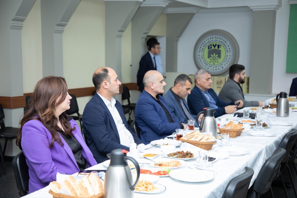 Gəncliyə Yardım Fondunda Milli Mətbuatın 150 illiyi Münasibəti İlə Görüş Keçirilib