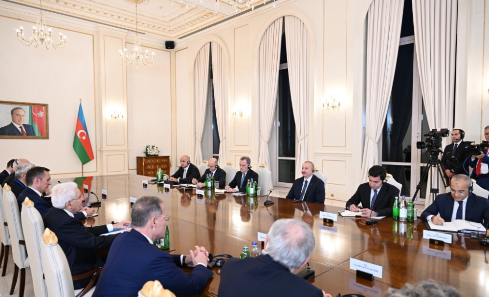 İlham Əliyevin Sercio Mattarella ilə geniş tərkibdə görüşü keçirilib