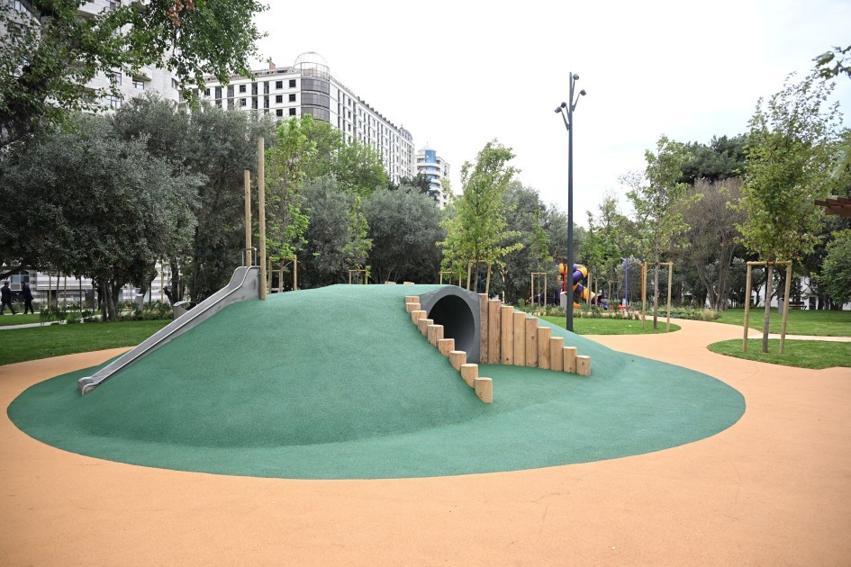 İlham Əliyev və birinci xanım yeni parkın açılışında- FOTOLAR