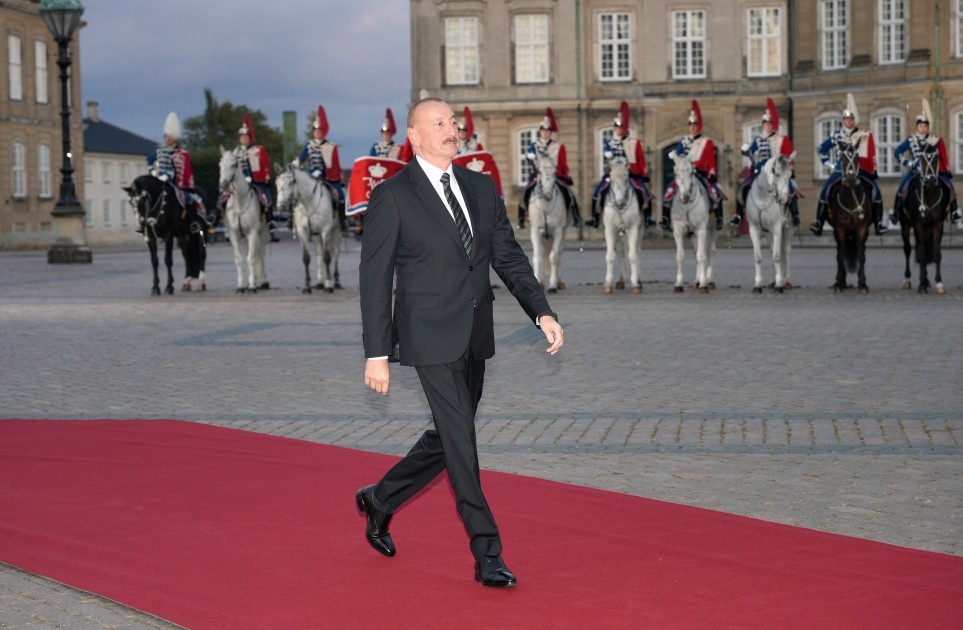 İlham Əliyev Kopenhagendə ziyafətdəiştirak edib - FOTOLAR