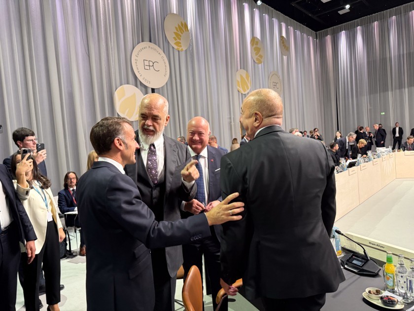 Prezident plenar sessiyada iştirak edir -FOTOLAR (YENİLƏNİB)