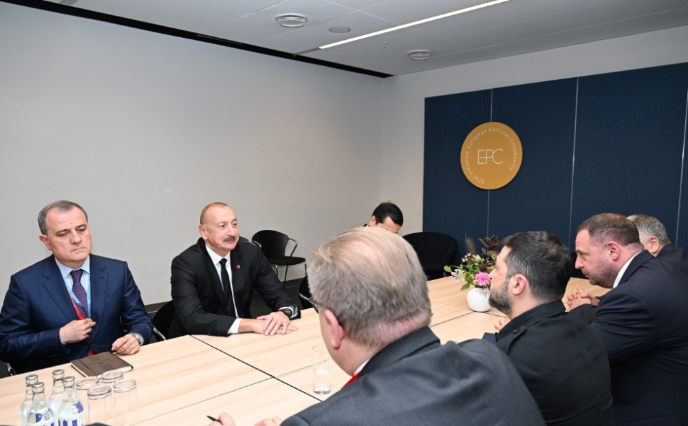 İlham Əliyev Kopenhagendə Zelenski ilə görüşdü