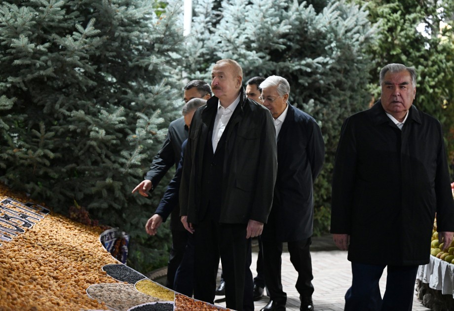 İlham Əliyev dövlət başçılarının qeyri-rəsmişam yeməyində - FOTOLAR (VİDEO)