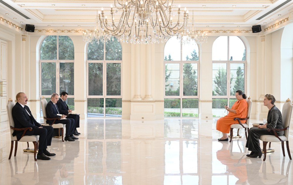 İlham Əliyev yeni səfirlərin etimadnamələrini qəbul etdi -FOTOLAR (YENİLƏNİB)